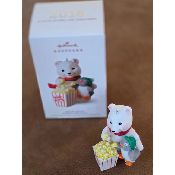 Hallmark Keepsake 2018 Movie Night Snowball & Tuxedo Ornament - Picture 4 of 5